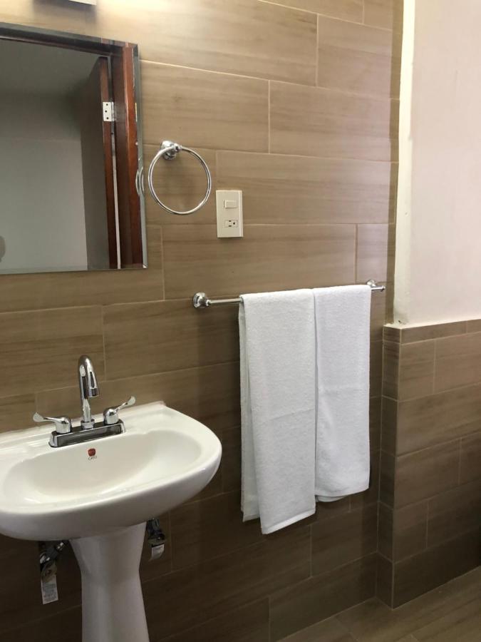 Hotel Lorena ลอสโมชิส ภายนอก รูปภาพ